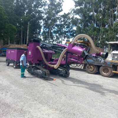 Буровая установка на гусеничном ходу с большим крутящим моментом для бурения скважин, оборудование для бурения в твердых породах, буровая машина для бурения скважин методом пневмоударного бурения